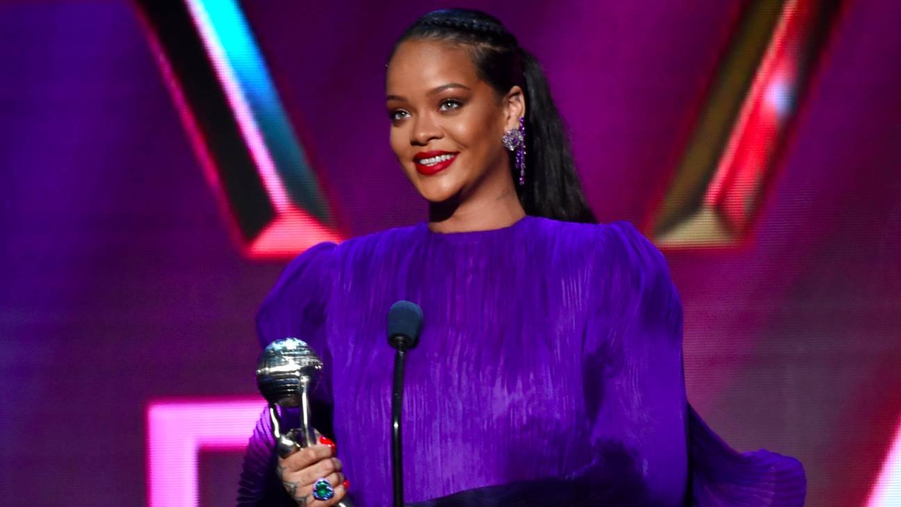 OMG! Insider diz que Rihanna lançará música no mesmo dia que Lady Gaga