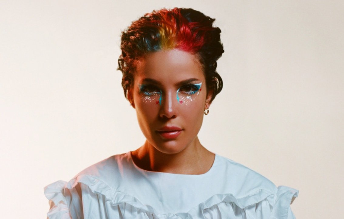 "Ninguém quer ser minha amiga" afirma Halsey sobre outros artistas durante entrevista