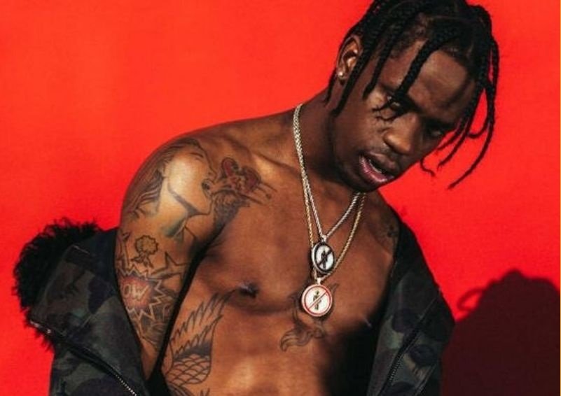 Camisas de Travis Scott lançadas em parceria com Mc Donald's são revendidas por R$ 3 mil reais na internet