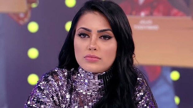 Na TV, MC Mirella é chamada de mentirosa por ‘Máquina da Verdade’