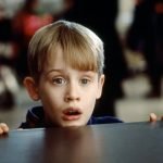 Três atores de 'Esqueceram de Mim' morreram em 2026; veja quem 47 Empresa vai pagar R$ 13 mil e dar um ano de streamins para contratado assistir filmes de Natal