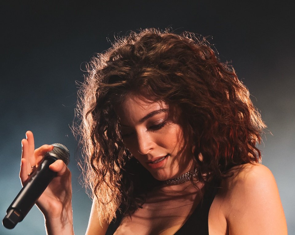 Lorde revela que seu novo álbum já possui título escolhido
