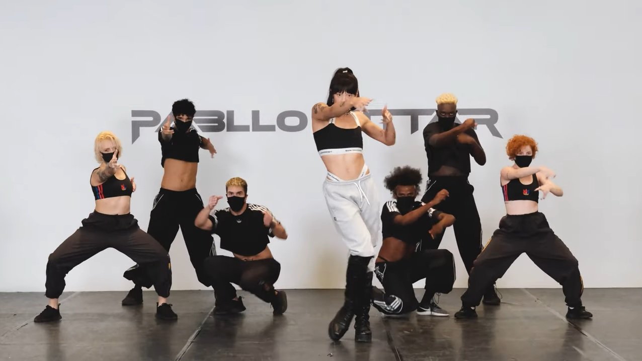 Pabllo Vittar lança video com coreografia oficial de seu novo single "BANDID*"