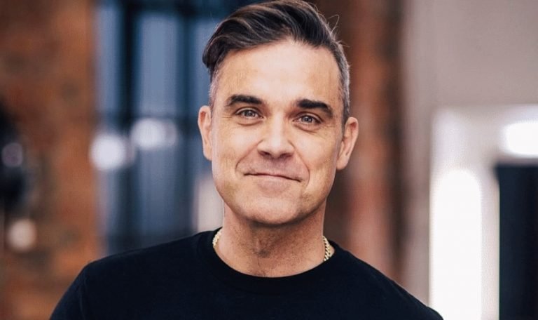 Robbie Williams revela insegurança com queda de cabelo: "Sou uma estrela pop"