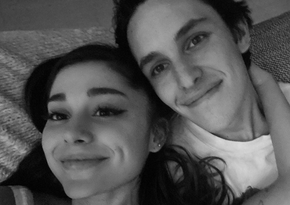 Ariana Grande e o noivo Dalton Gomez (Foto: Reprodução/ Instagram)