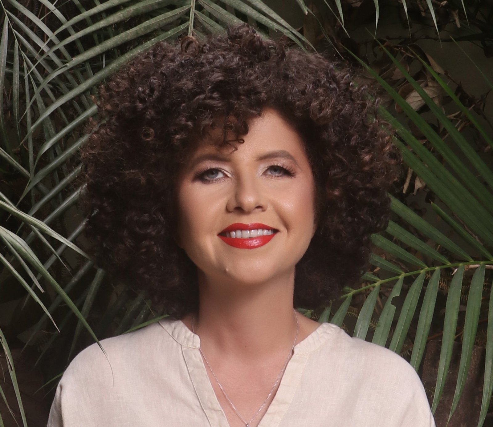 Roberta Campos lança clipe de "Cada Acorde é Seu"