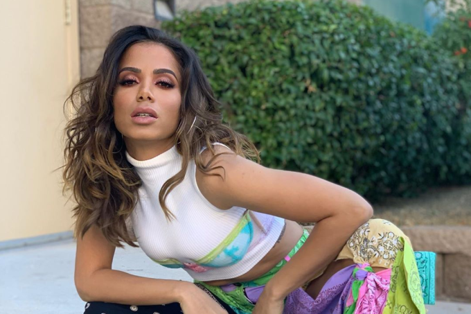 Em retorno ao Brasil, Anitta gravará reality show em uma ilha, diz programa