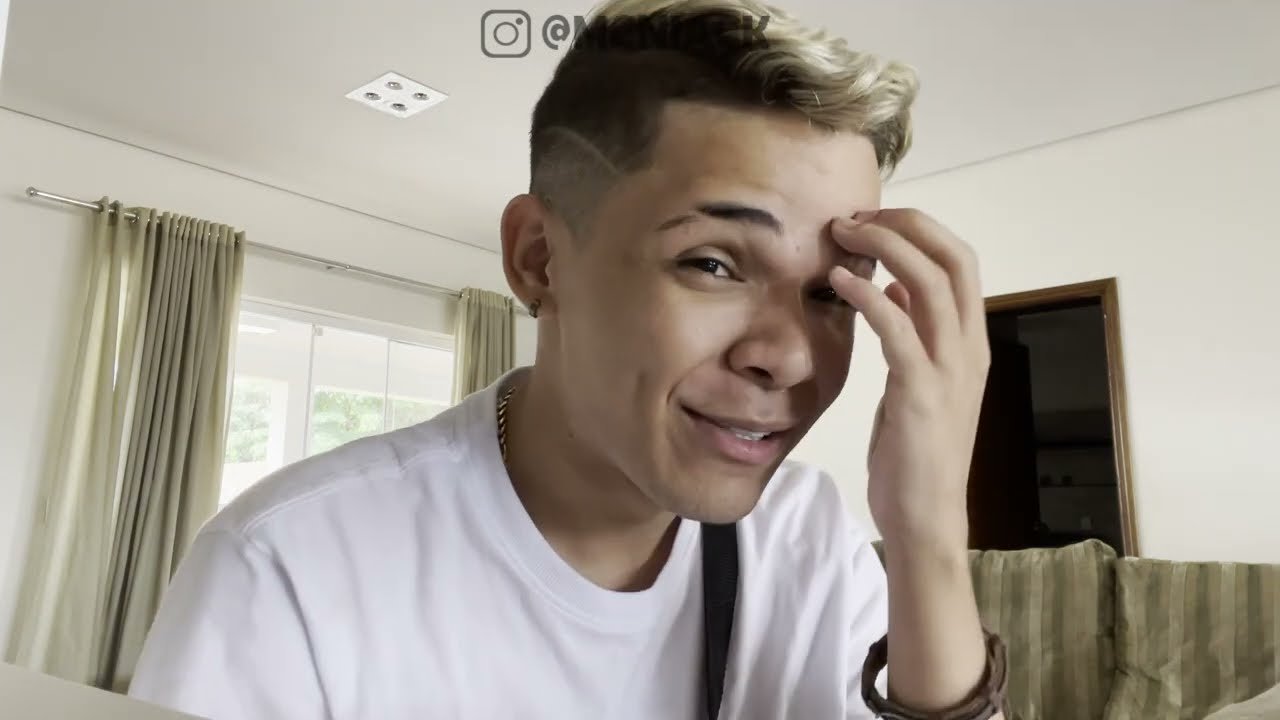 Em vídeo, MC Niack faz trolagem com os pais: "engravidei uma menina de 14 anos"