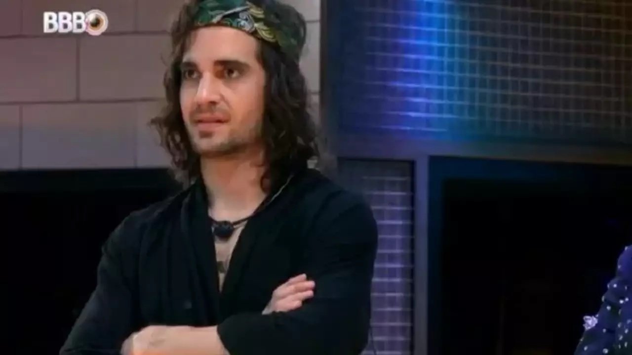 BBB21: Fiuk diz que vendeu seu computador por conta da pandemia e web detona: "parece piada"