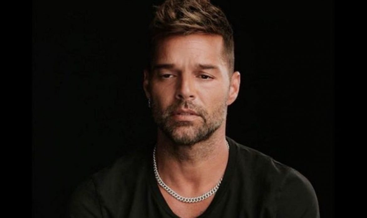 Ricky Martin desembarca no Brasil com visual diferentão para show da NFL; veja vídeo 49 Representatividade na literatura: Dicas de 5 livros com temática LGBTQIA+