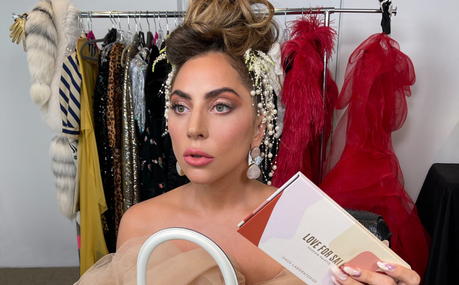 Lady Gaga lança paleta de sombras com homenagem a Amy Winehouse e outros grandes nomes do jazz