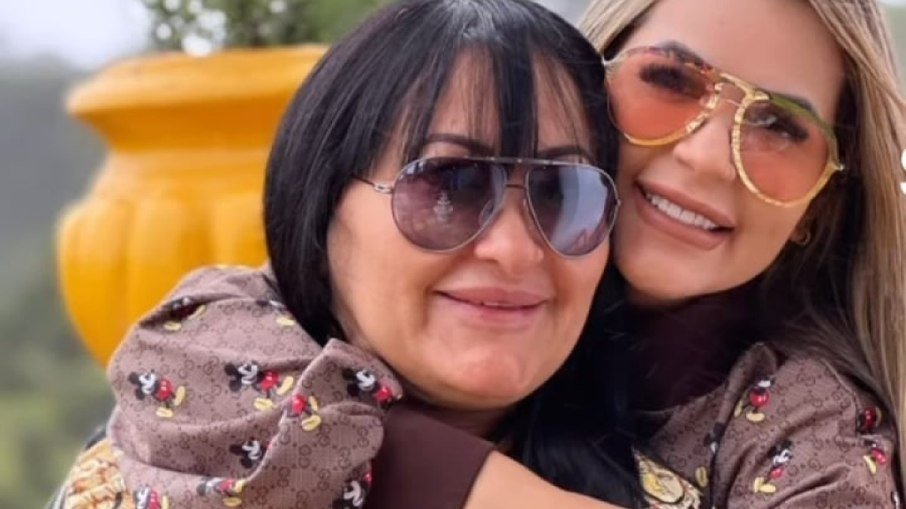 deolane e mae