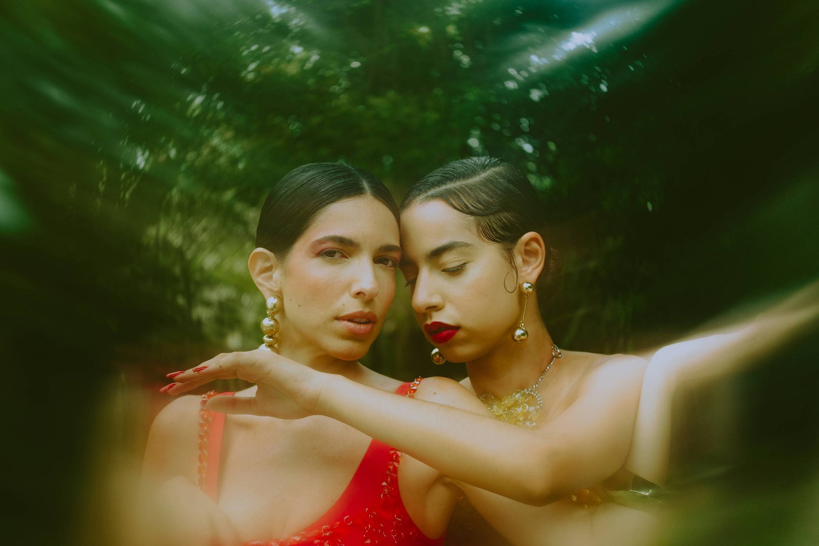 Illy & Marina Sena – Quente e Colorido