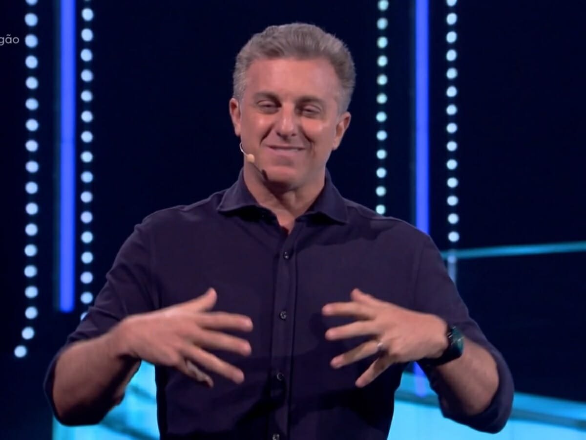 Luciano Huck é acusado de 'humilhar pobre' após jovem chorar ao vivo