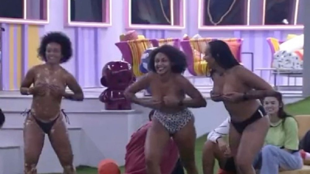 bbb22 sisters topless