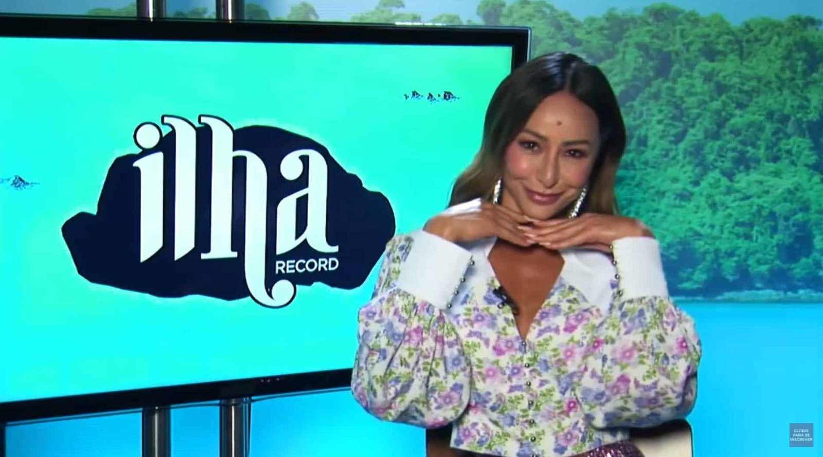 Saiba quem deve assumir o "Ilha Record" após a saída de Sabrina Sato
