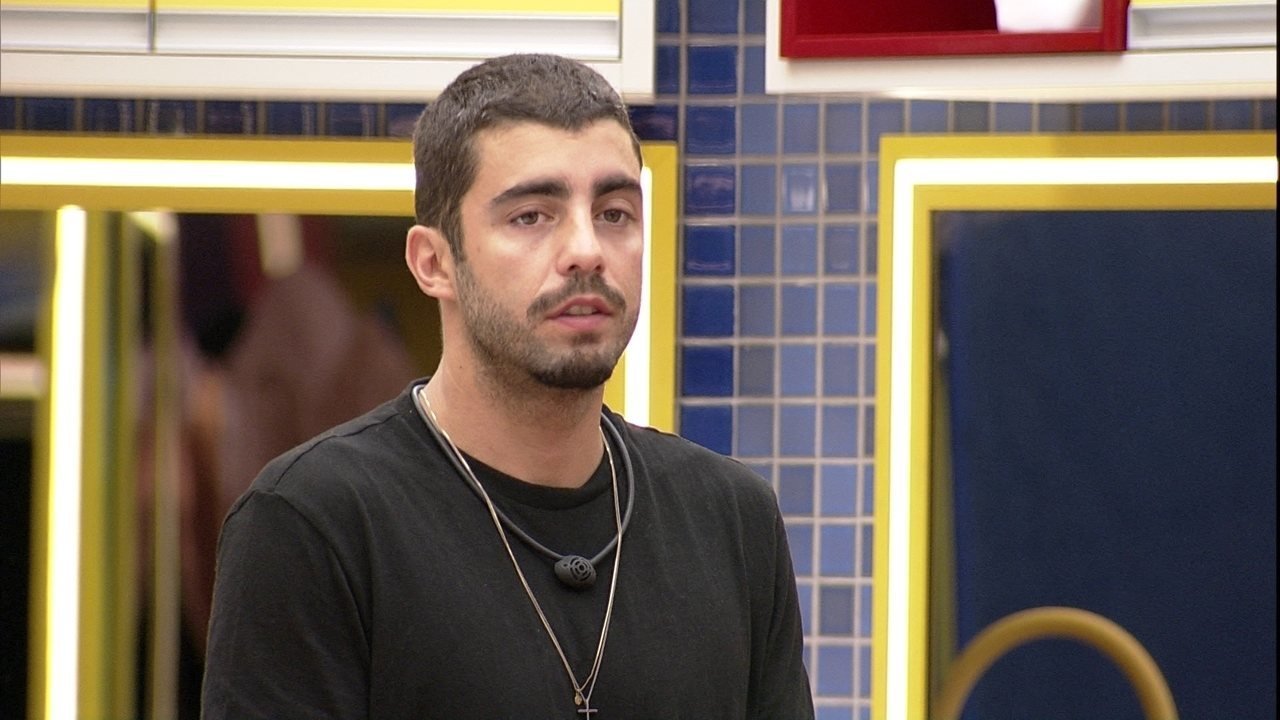 Pedro Scooby revela que apagões no BBB22 eram naturais: "Não fumo maconha"