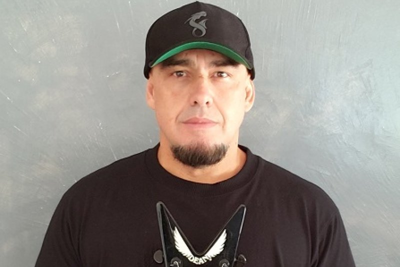 Vocalista do Raimundos diz não ser bolsonarista, mas avisa que votará em Bolsonaro