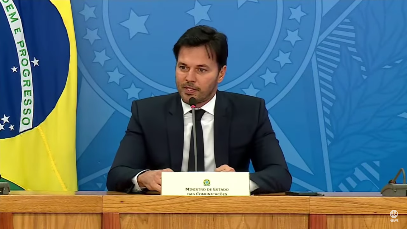 Vai barrar? Ministro de Bolsonaro fala em não renovar concessão da Globo em caso de pendência