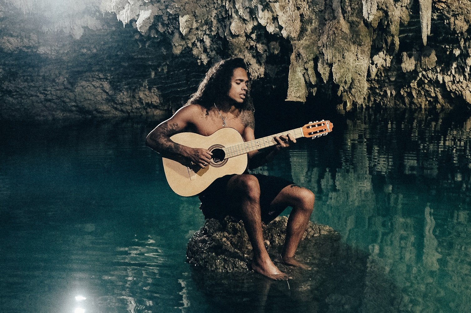 Vitão no clipe de "Declaração" - Foto: Cauê Tarnowski