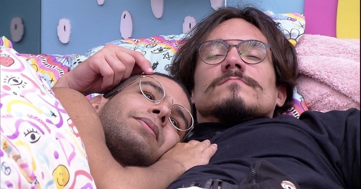 Eliezer diz que 'romance' com Vyni dentro do 'BBB22' foi criado pela Globo