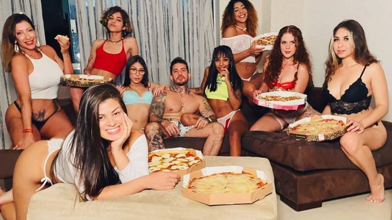 Influencer que possui 8 esposas desabafa: "Já perdi 7kg fazendo sexo 8 vezes por dia"