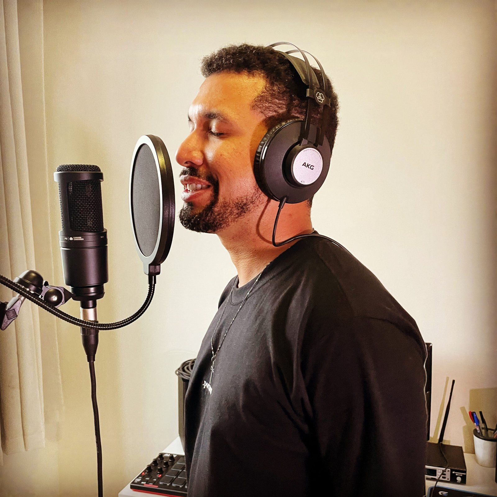 Descobertas Groover - Danty rapper brasileiro do Rio de Janeiro lança seu primeiro single “Milionário”