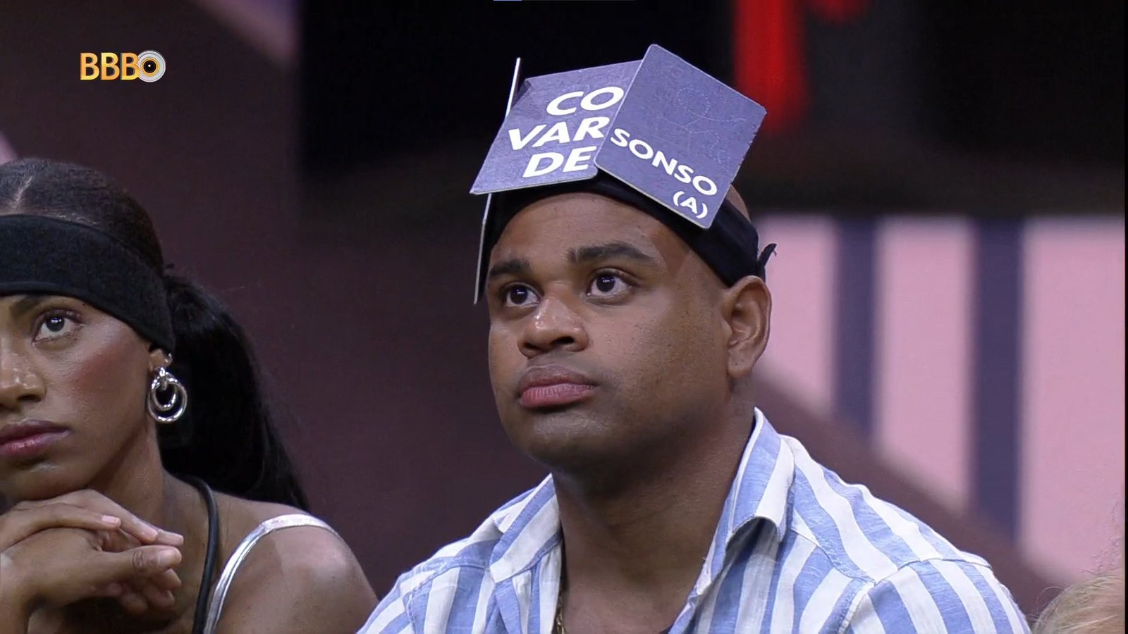 BBB 23: Cezar Black lamenta não poder jogar fora de grupos: “Presa mais fácil”