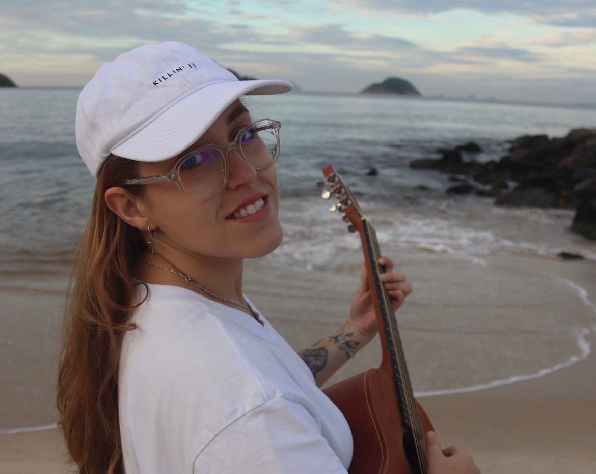 Abordando a intuição feminina, Luana Berti lança o single "Sexto Sentido"