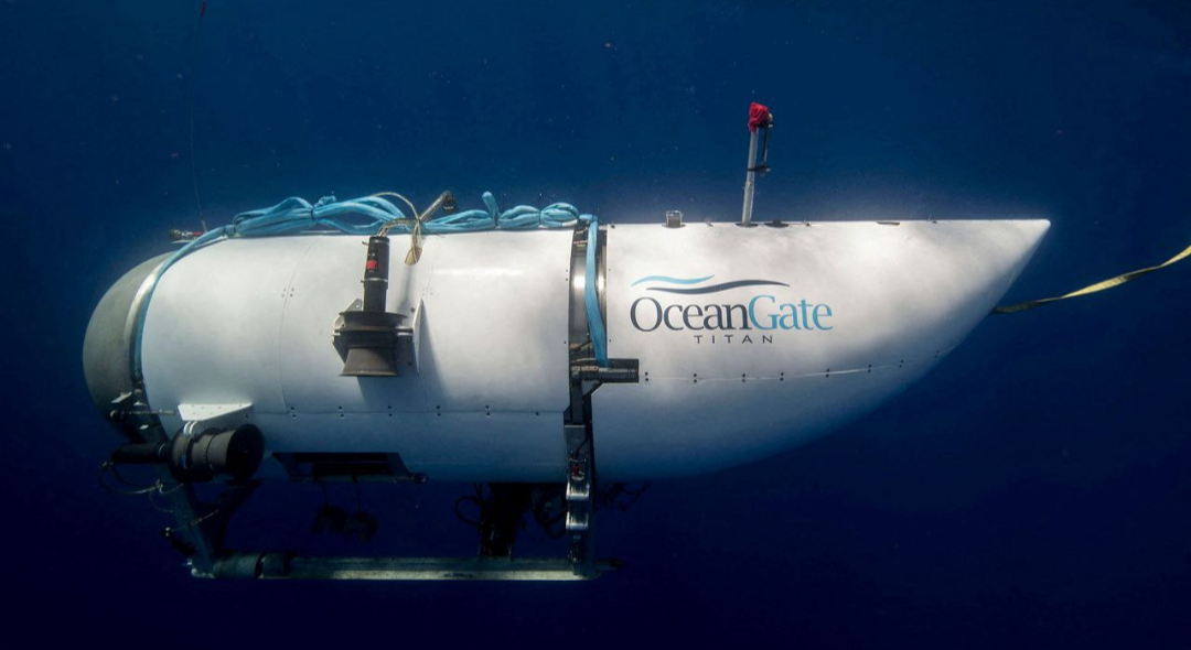 Destroços são encontrados em área de busca por submarino