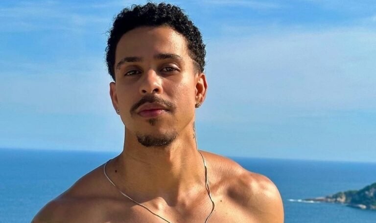 Thiago Pantaleão entra em trend viral e posta foto peladão 51 Thiago Pantaleão aparece nu em comemoração de aniversário e viraliza