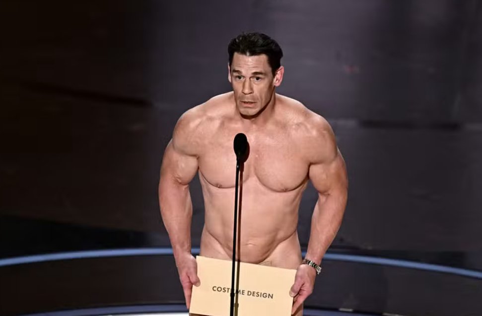Vídeo: John Cena surge pelado no palco do Oscar 2024