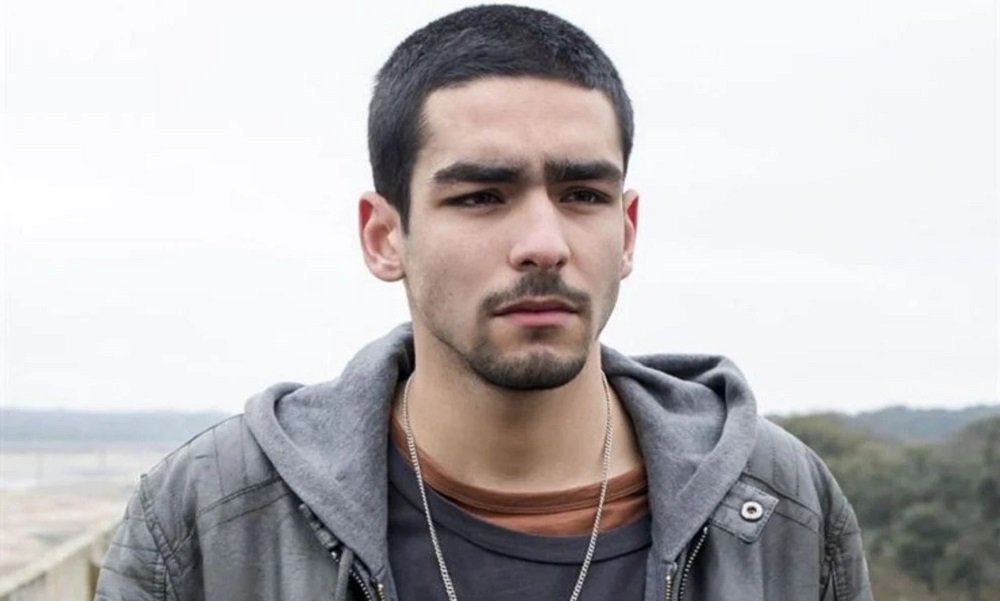 Nu frontal de Omar Ayuso, astro de "Elite", viraliza na web