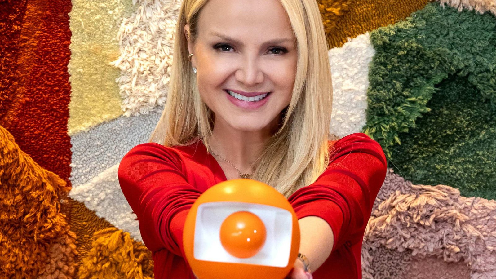 Eliana é anunciada como nova contratada da Globo
