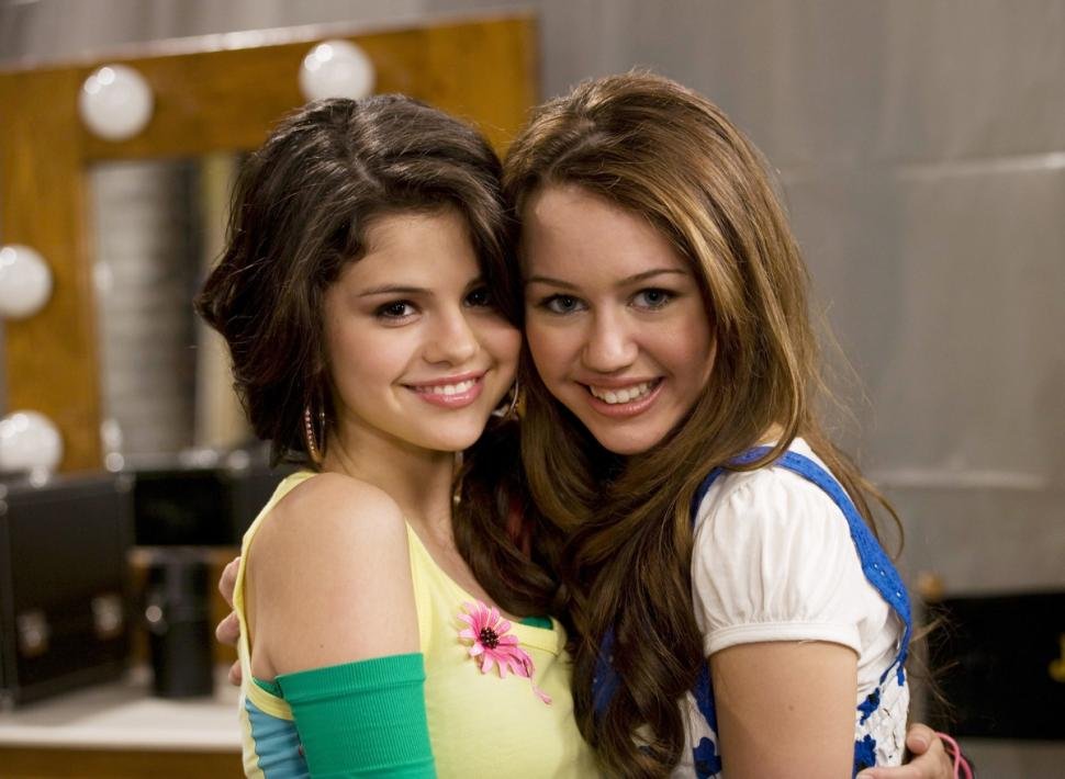 Fim da TV a cabo? Disney Channel e mais cinco canais sairão do ar no Brasil ainda este mês