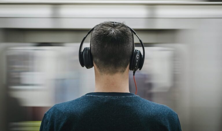 5 artistas novos para adicionar à sua playlist 52 10 artistas para você ouvir ainda este mês!