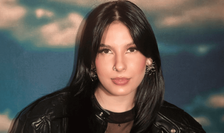 Ana Castela