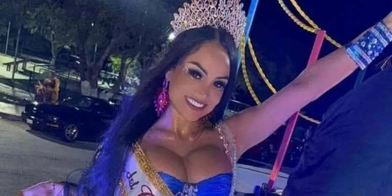 Influenciadora é encontrada morta em piscina de hotel de luxo e passado sombrio vem à tona