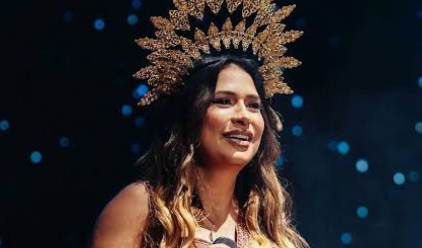 Simone Mendes relembra raízes no forró, celebra sucesso solo e brinca com presentes inusitados dos fãs