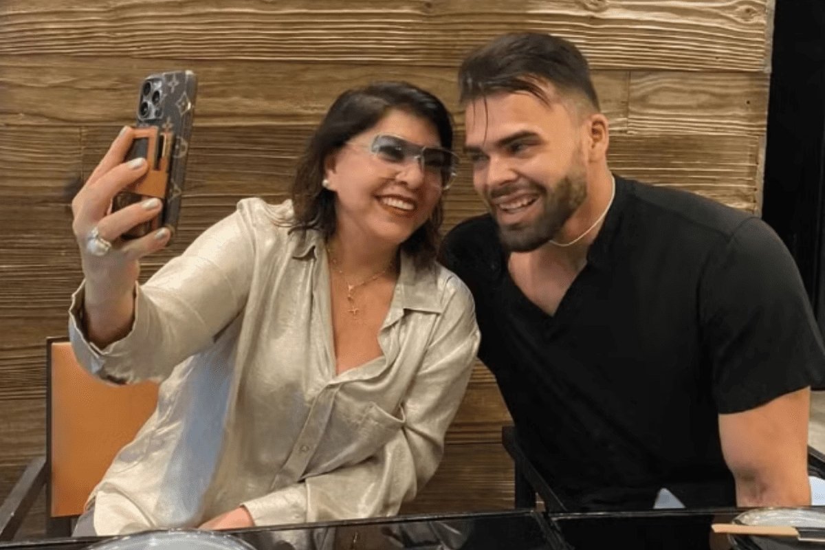 Roberta Miranda 'proíbe' namorado de dar entrevistas: 'Muito ingênuo'
