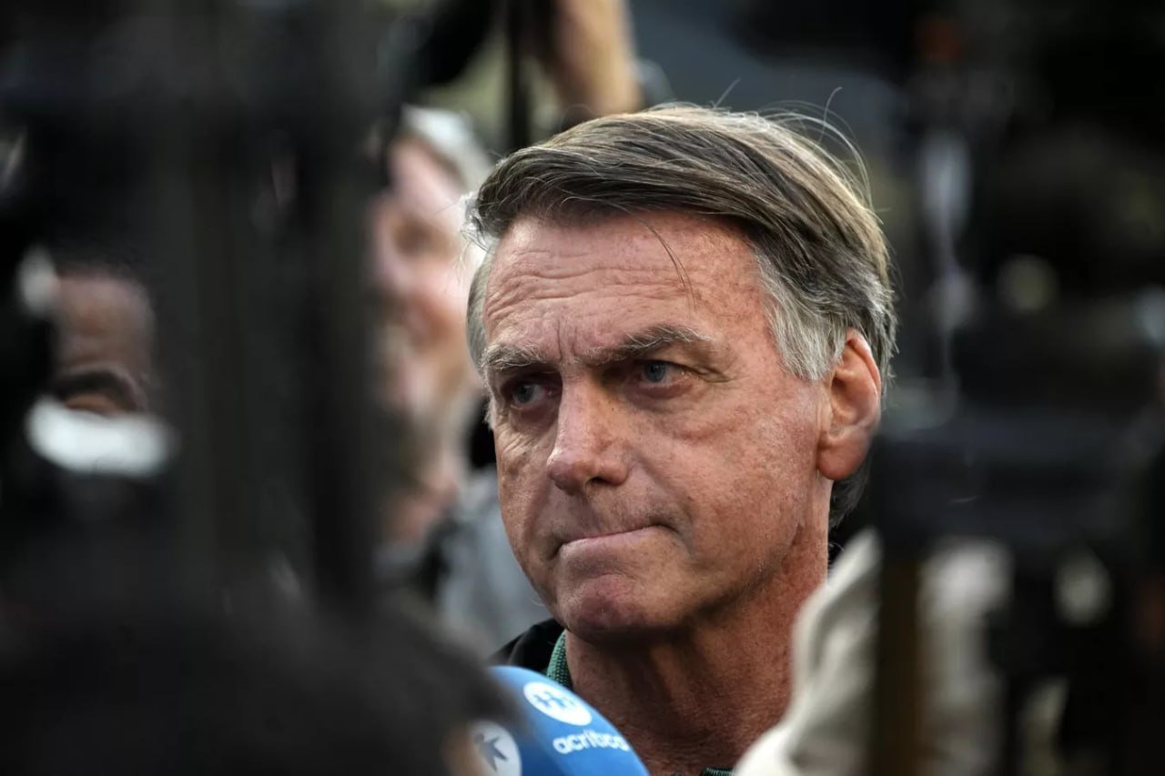 Com soluços, Bolsonaro pede ao STF autorização para fazer exames médicos
