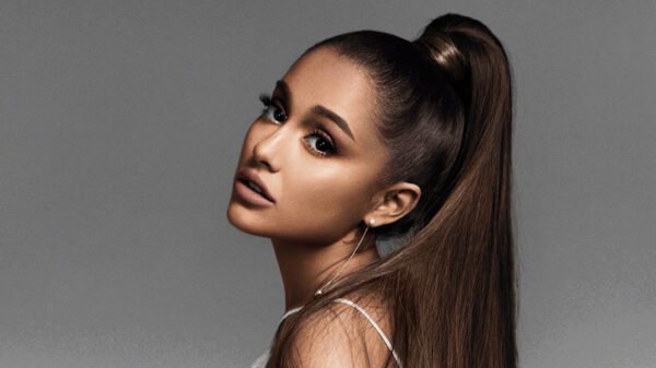 ariana grande planeja turne