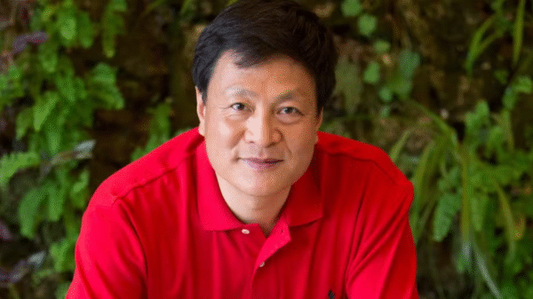 Quem era o arquiteto chinês mundialmente famoso que morreu em queda no Brasil?