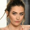 Paris Jackson, filha de Michael Jackson, denuncia marcações em fotos da autópsia de seu pai: “Psicopatas”