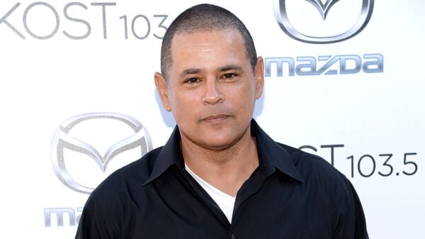 Ator de 'Breaking Bad' é preso em Los Angeles acusado de agredir jovem com mangueira