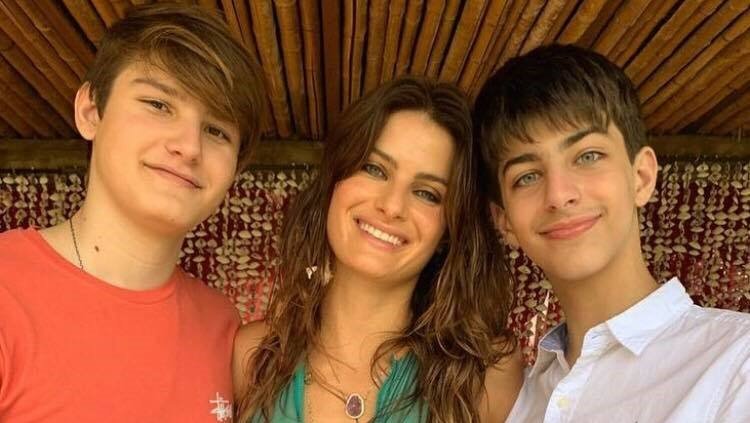 Isabeli Fontana fala sobre saída dos filhos de casa: “Ninho vazio é difícil”