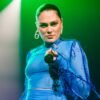 Ela chegou! Jessie J desembarca no Brasil animada para o The Town