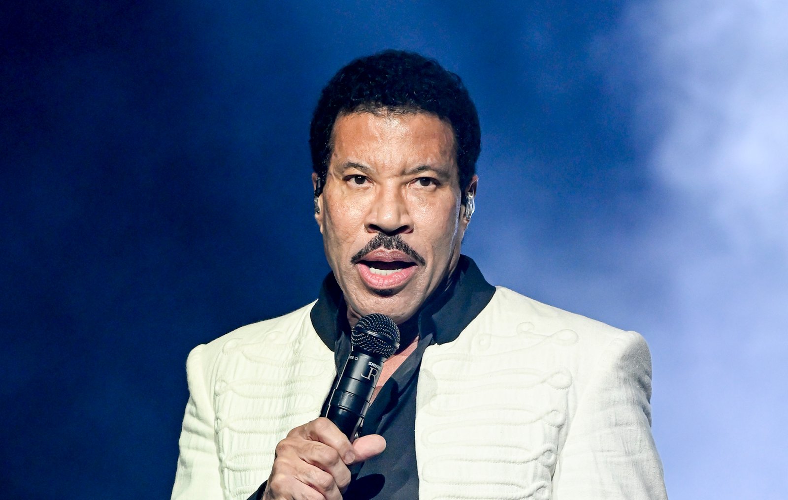 Lionel Richie retorna triunfante ao Brasil no The Town; veja provável setlist