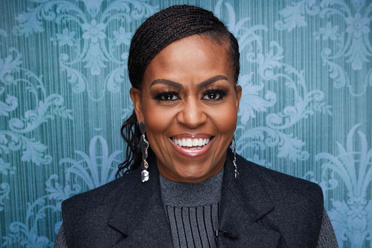 Michelle Obama diz que participava dos 'trotes' a estagiários e funcionários da Casa Branca