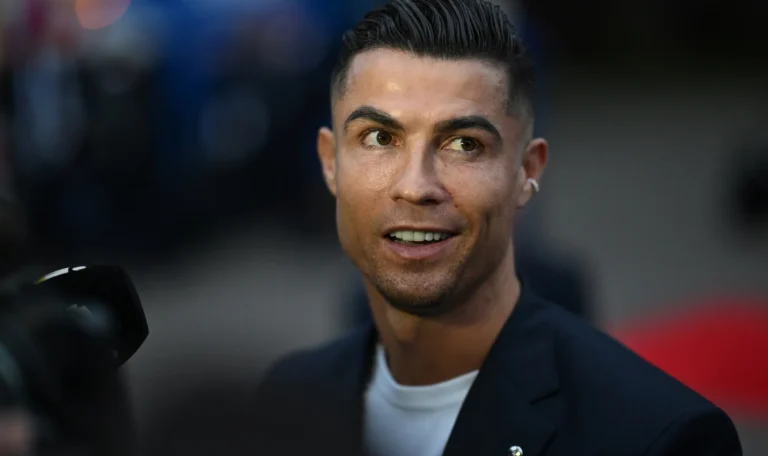 Jornal revela local do casamento de Cristiano Ronaldo; veja 48 CRISTIANO RONALDO PRIMEIRO BILIONARIO FUTEBOL